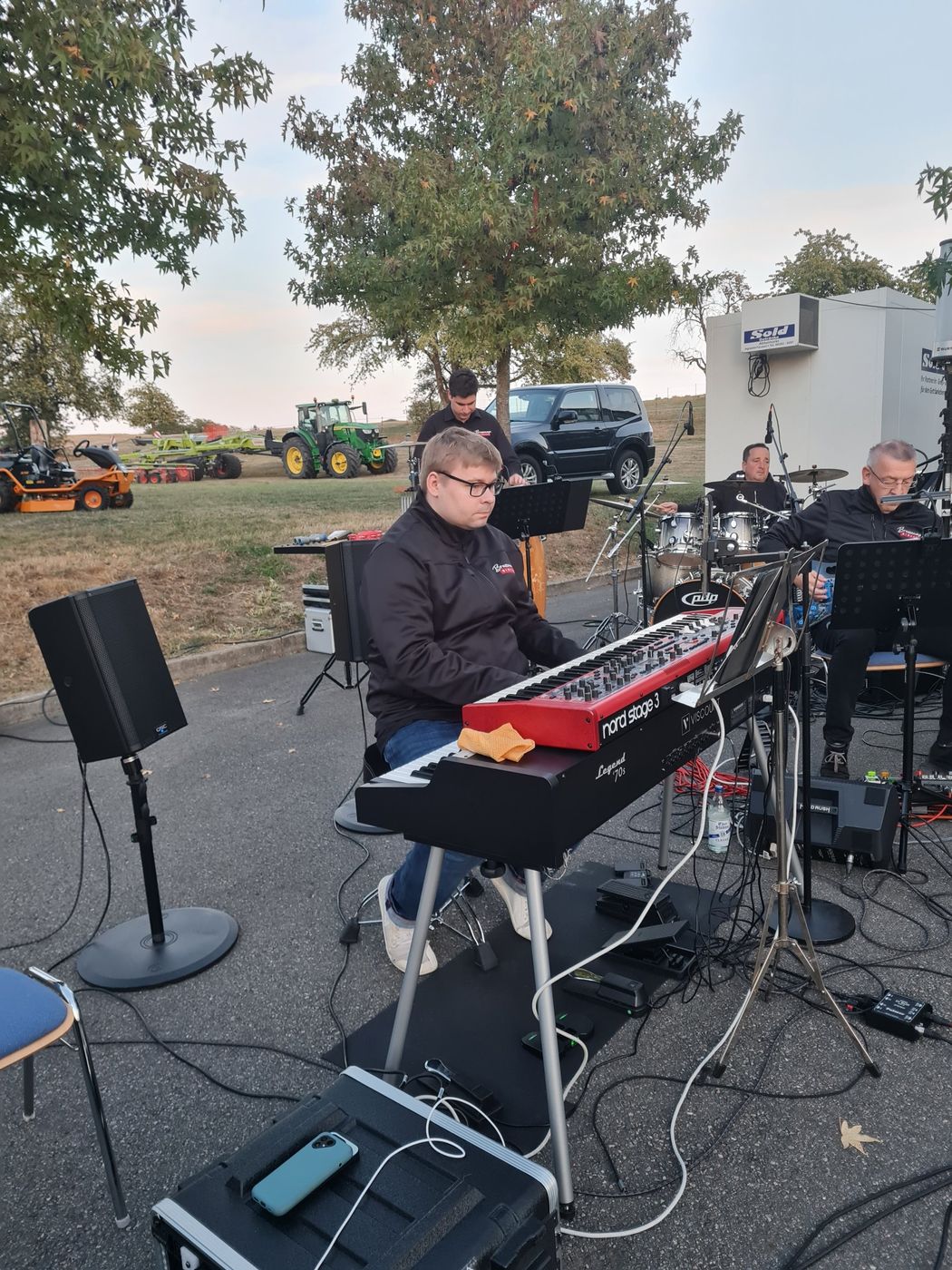 Brassanova Big Band: Am Keyboard