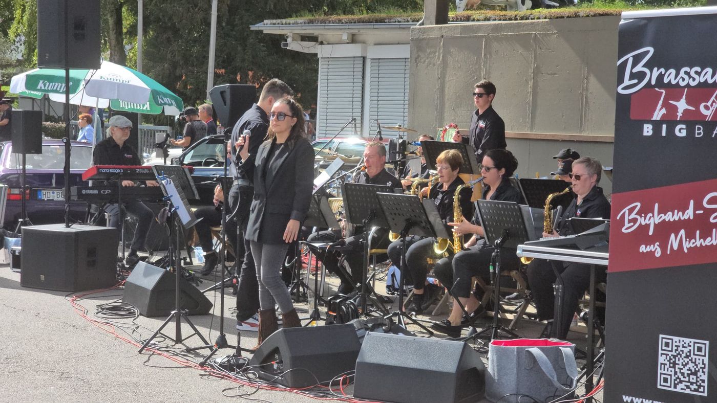 Brassanova Big Band: Live auf der Bühne